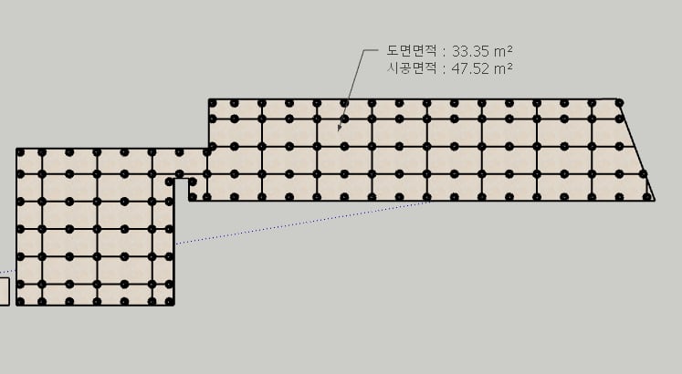 타일 모서리마다 페데스탈 받침 위치를 찍은 배치도